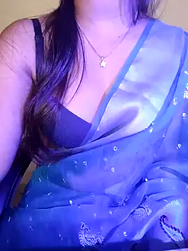 Snapshot of QueenOfHeart_07 chatting on January 2025 04:37:02 PM QueenOfHeart 07 online show from January 2025 04:37:02 PM