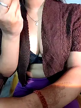 Snapshot of QueenOfHeart_07 chatting on March 2025 03:22:01 AM QueenOfHeart 07 online show from March 2025 03:22:01 AM