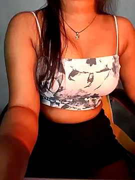 Snapshot of QueenOfHeart_07 chatting on March 2025 03:18:02 AM QueenOfHeart 07 online show from March 2025 03:18:02 AM