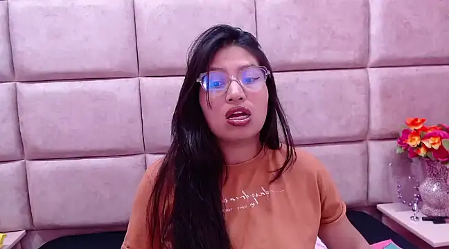 Snapshot of Miaa_Smiith_ chatting on January 2025 06:24:02 AM Miaa Smiith online show from January 2025 06:24:02 AM