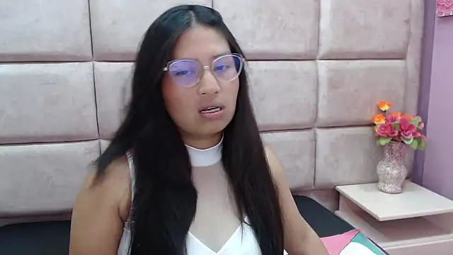 Snapshot of Miaa_Smiith_ chatting on February 2025 02:50:02 AM Miaa Smiith online show from February 2025 02:50:02 AM