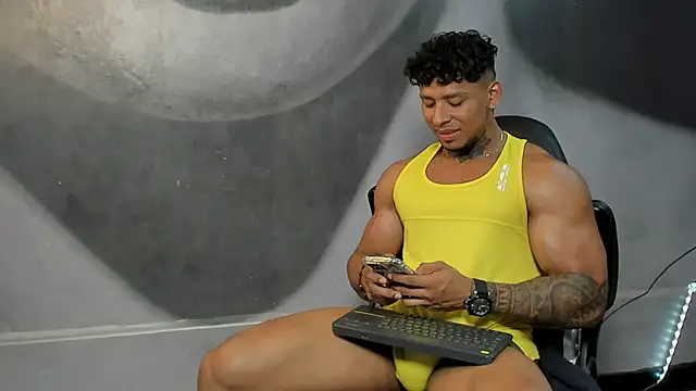 Snapshot of bradley_smith chatting on January 2025 04:38:02 AM bradley smith online show from January 2025 04:38:02 AM