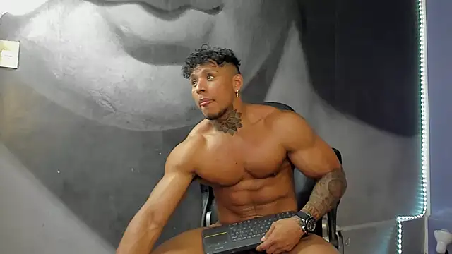 Snapshot of bradley_smith chatting on January 2025 05:02:02 PM bradley smith online show from January 2025 05:02:02 PM