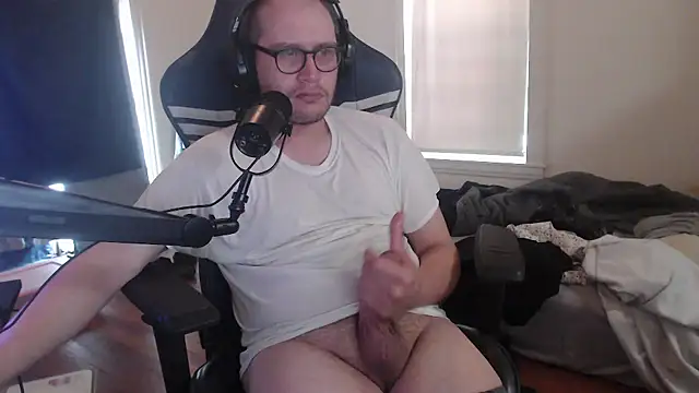 chicostick413 online show from September 2025 03:36:01 PM