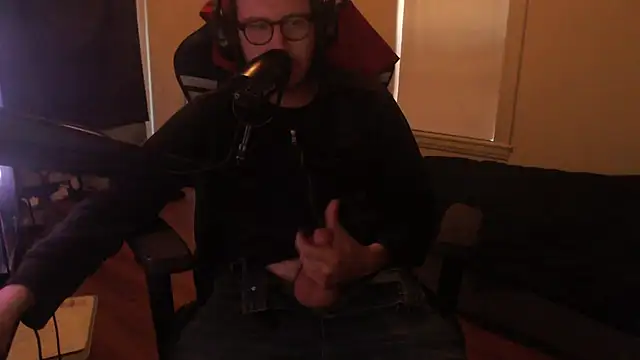 chicostick413 online show from October 2025 07:34:01 PM