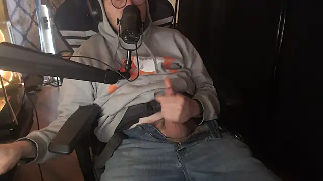 chicostick413 online show from April 2026 02:06:02 PM