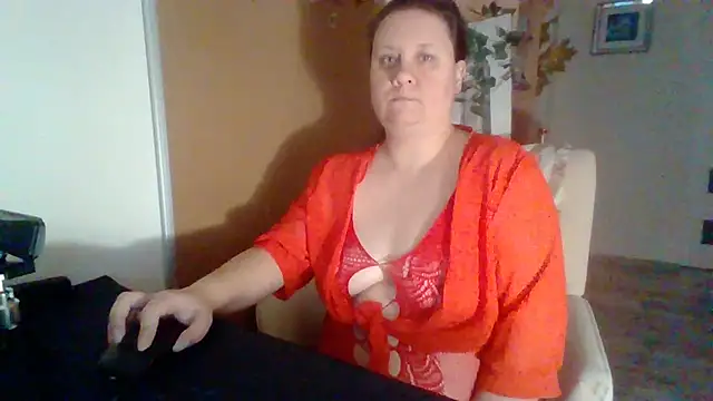 Snapshot of ReifeVenna chatting on December 2024 04:06:01 PM ReifeVenna online show from December 2024 04:06:01 PM