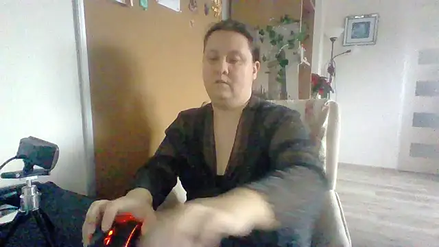 Snapshot of ReifeVenna chatting on December 2024 10:18:01 AM ReifeVenna online show from December 2024 10:18:01 AM