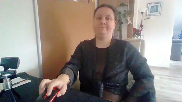 Snapshot of ReifeVenna chatting on December 2024 09:54:02 AM ReifeVenna online show from December 2024 09:54:02 AM