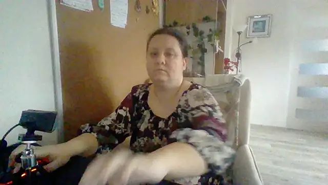 Snapshot of ReifeVenna chatting on December 2024 12:03:01 PM ReifeVenna online show from December 2024 12:03:01 PM