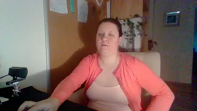 Snapshot of ReifeVenna chatting on January 2025 04:21:02 PM ReifeVenna online show from January 2025 04:21:02 PM