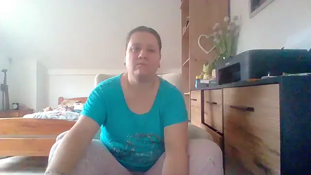 Snapshot of ReifeVenna chatting on October 2025 10:29:01 AM ReifeVenna online show from October 2025 10:29:01 AM