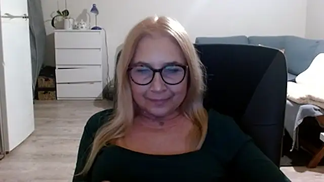 sofia xkiss online show from February 2025 06:04:02 PM