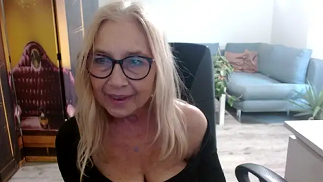 sofia xkiss online show from October 2025 02:52:01 PM