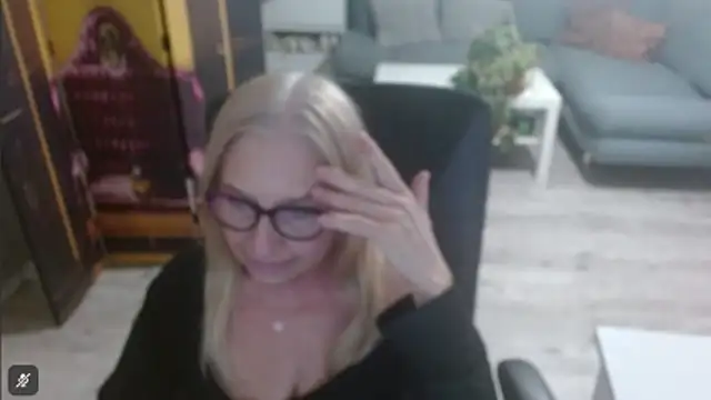 sofia xkiss online show from February 2026 03:07:01 PM