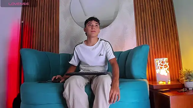 Snapshot of Austin_Cardieff chatting on January 2025 11:35:02 PM Austin Cardieff online show from January 2025 11:35:02 PM