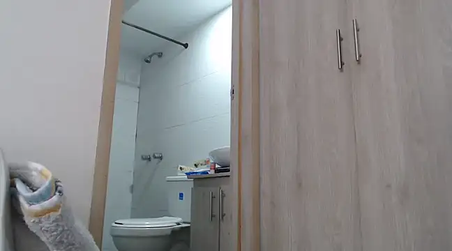 Skarlet Adams28 online show from December 2024 07:11:02 PM