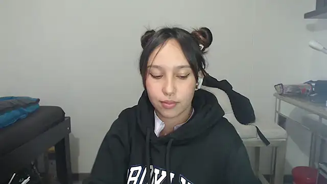 Skarlet Adams28 online show from February 2025 02:40:01 AM