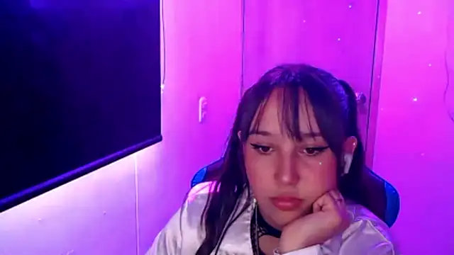 Skarlet Adams28 online show from May 2026 07:52:01 PM