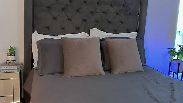 Snapshot of AntonellandJohan chatting on May 2026 10:15:02 PM AntonellandJohan online show from May 2026 10:15:02 PM