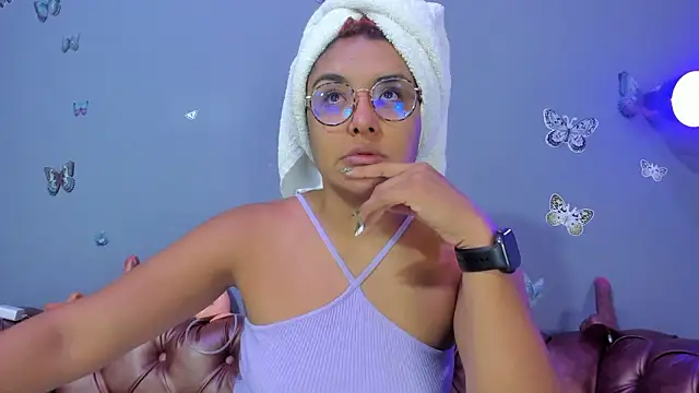 Kaira mosse online show from March 2026 12:00:01 PM