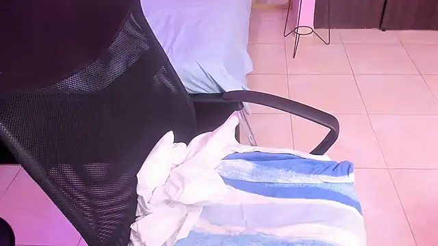 Snapshot of TEE_DIRTY_SQUIRT chatting on September 2025 07:25:02 PM TEE DIRTY SQUIRT online show from September 2025 07:25:02 PM