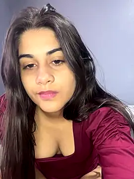 Snapshot of MiaOrtizCam chatting on December 2024 04:29:02 PM MiaOrtizCam online show from December 2024 04:29:02 PM