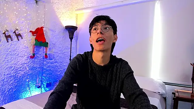 alexandersawyer online show from December 2024 01:03:02 PM