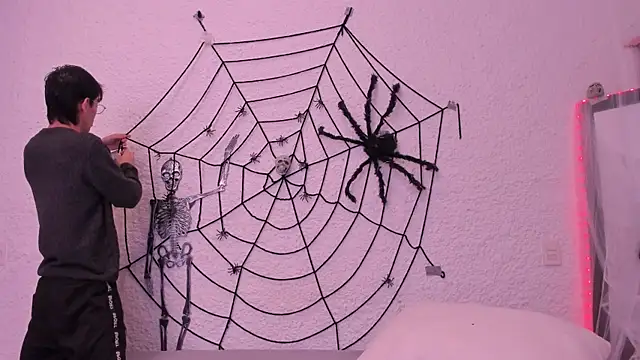 alexandersawyer online show from October 2025 04:15:01 AM