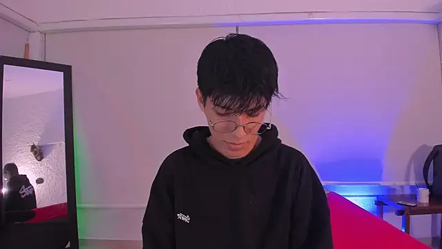 alexandersawyer online show from October 2025 04:35:02 AM