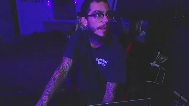 Snapshot of XMeF10 chatting on December 2024 01:40:01 AM XMeF10 online show from December 2024 01:40:01 AM