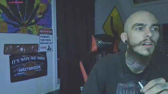 Snapshot of XMeF10 chatting on March 2025 12:04:02 AM XMeF10 online show from March 2025 12:04:02 AM