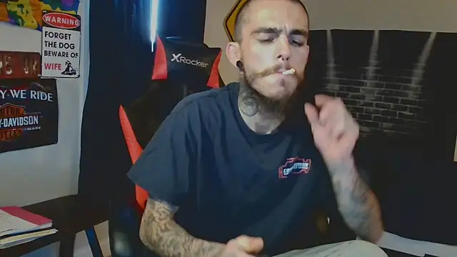 Snapshot of XMeF10 chatting on March 2025 06:15:02 PM XMeF10 online show from March 2025 06:15:02 PM