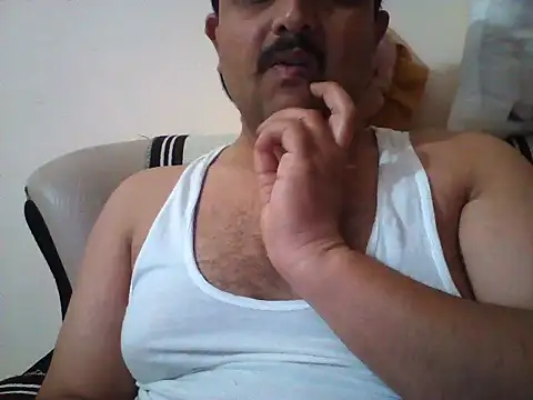 Akhil3290 online show from April 2026 05:32:02 PM
