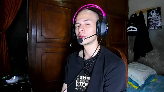 bruce kane21 online show from November 2025 08:42:01 PM