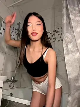 Snapshot of DesiredHoney chatting on December 2024 06:30:02 PM DesiredHoney online show from December 2024 06:30:02 PM