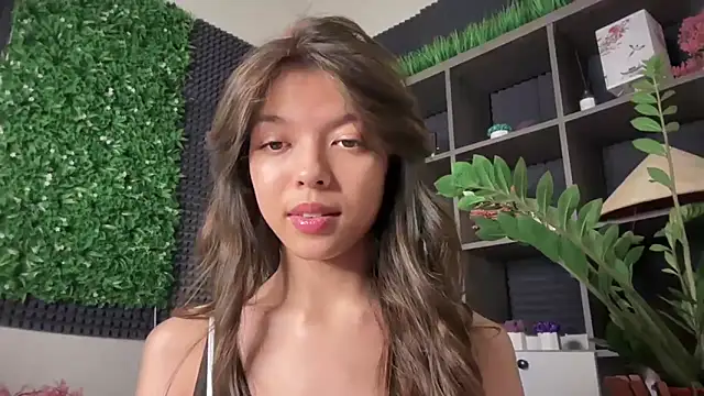 Snapshot of DesiredHoney chatting on October 2025 03:43:01 PM DesiredHoney online show from October 2025 03:43:01 PM