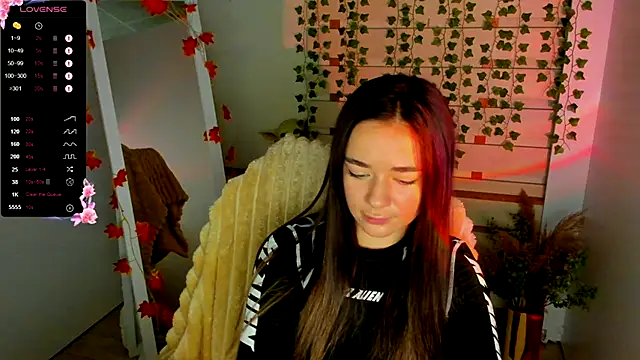 Snapshot of Bella_XO chatting on October 2025 07:18:02 AM Bella XO online show from October 2025 07:18:02 AM