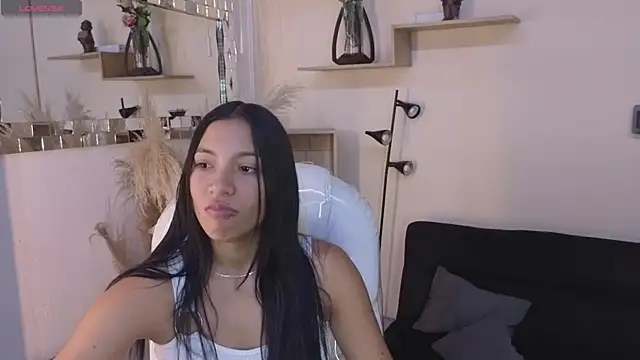 Saray reyes online show from November 2025 07:24:01 PM