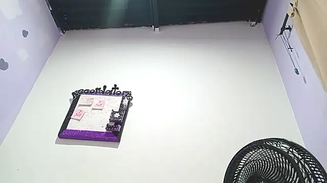 PetiteIvoryQueen19 online show from December 2024 01:18:02 AM