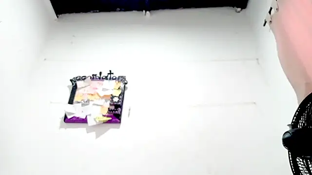 PetiteIvoryQueen19 online show from September 2025 03:33:01 PM