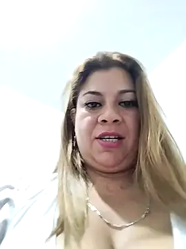 Laura-Hernandez online show from February 2025 05:58:02 PM