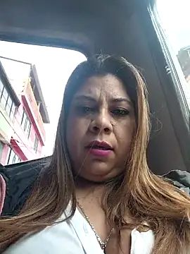 Laura-Hernandez online show from October 2025 02:19:01 PM