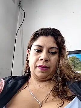 Laura-Hernandez online show from November 2025 03:12:02 PM