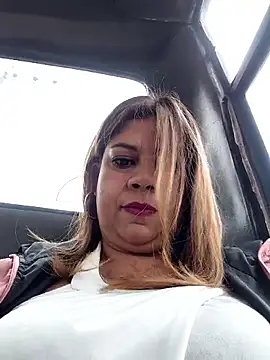 Laura-Hernandez online show from March 2026 03:28:01 PM