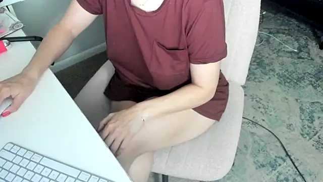 bigb00tyjudyyX online show from May 2026 04:13:01 PM