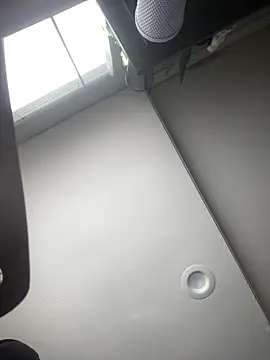 Yann 18 online show from September 2025 07:02:02 PM