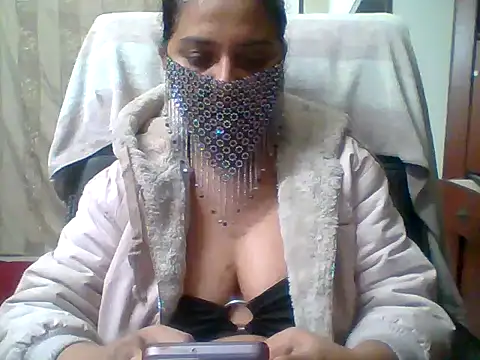 kamayanisingh24 online show from January 2025 05:41:01 PM