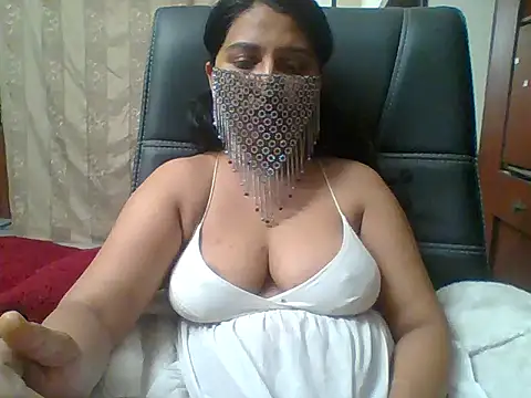 kamayanisingh24 online show from January 2025 03:41:01 PM