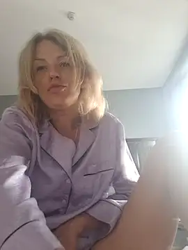 Snapshot of YourJuliena chatting on March 2025 04:28:01 AM YourJuliena online show from March 2025 04:28:01 AM